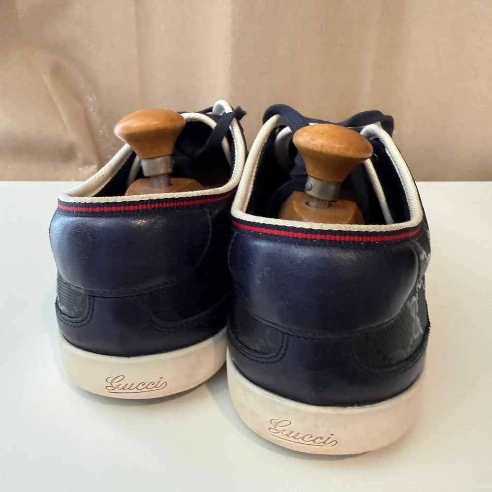 Gucci Mens GG Monogram Navy Blue Leather Low Top Sneakers 233321 Size 10G